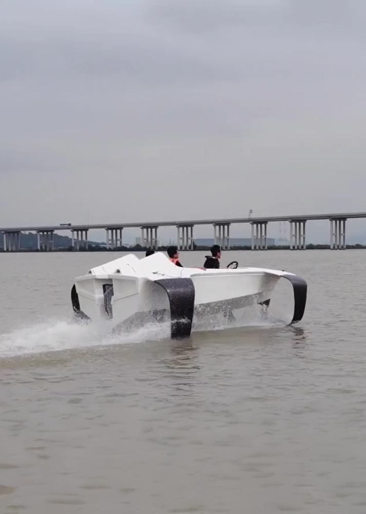 水翼艇船用水下推進器鋰電池案例